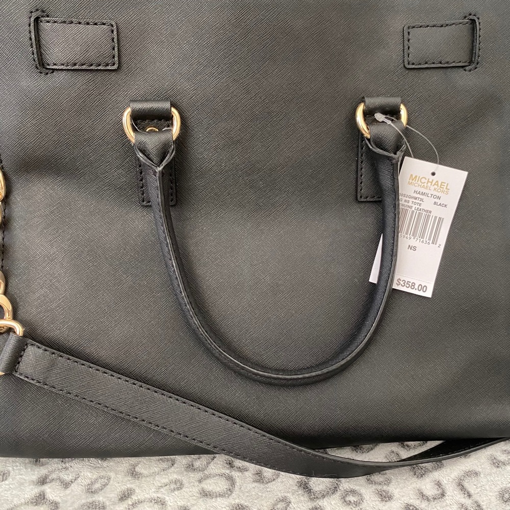 Michael Kors Hamilton Bag with gold chain - Picture 6 of 6